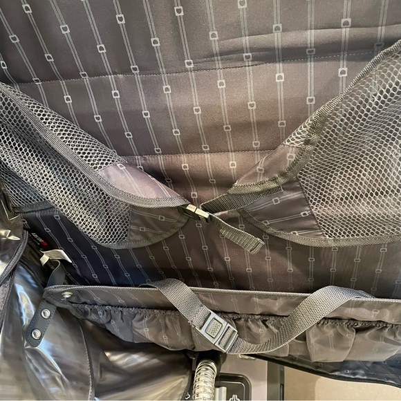 NWT 42” Garment Bag by Delsey - Picture 9 of 16